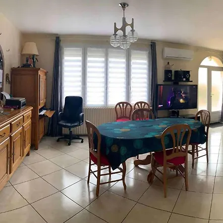 فيلة La Maison Du Circuit Des 24h Du Mans *